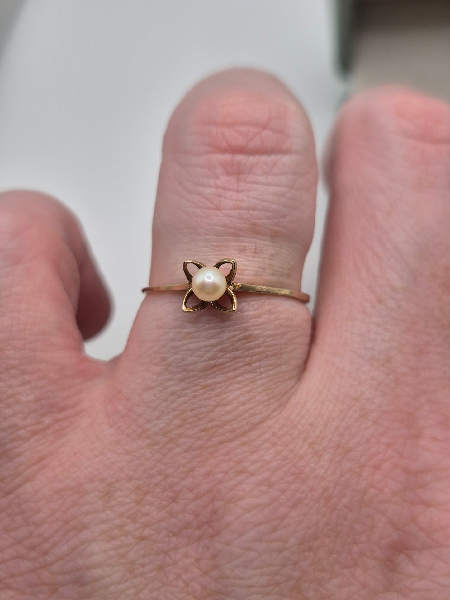 9ct gold pearl ring