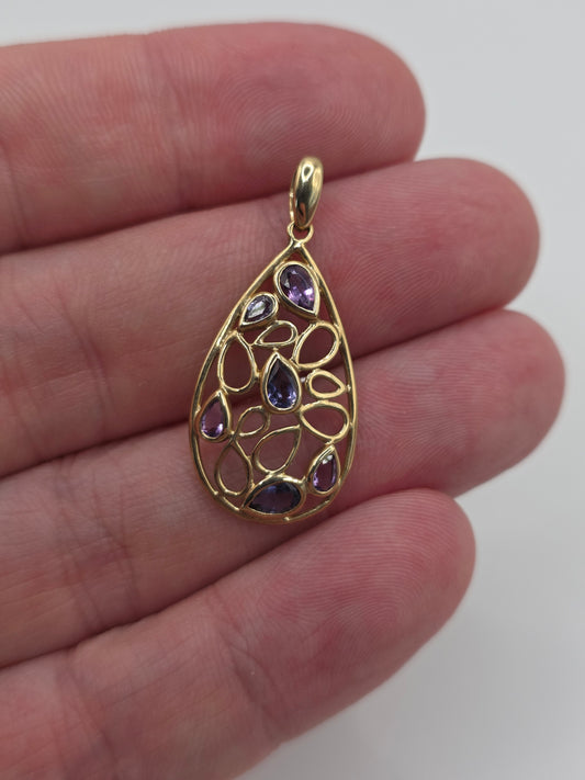 9ct gold amethysta in iolite pendant