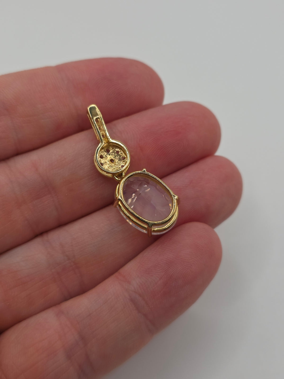 9ct gold morganite and topaz pendant
