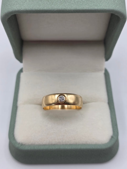 9ct gold diamond ring