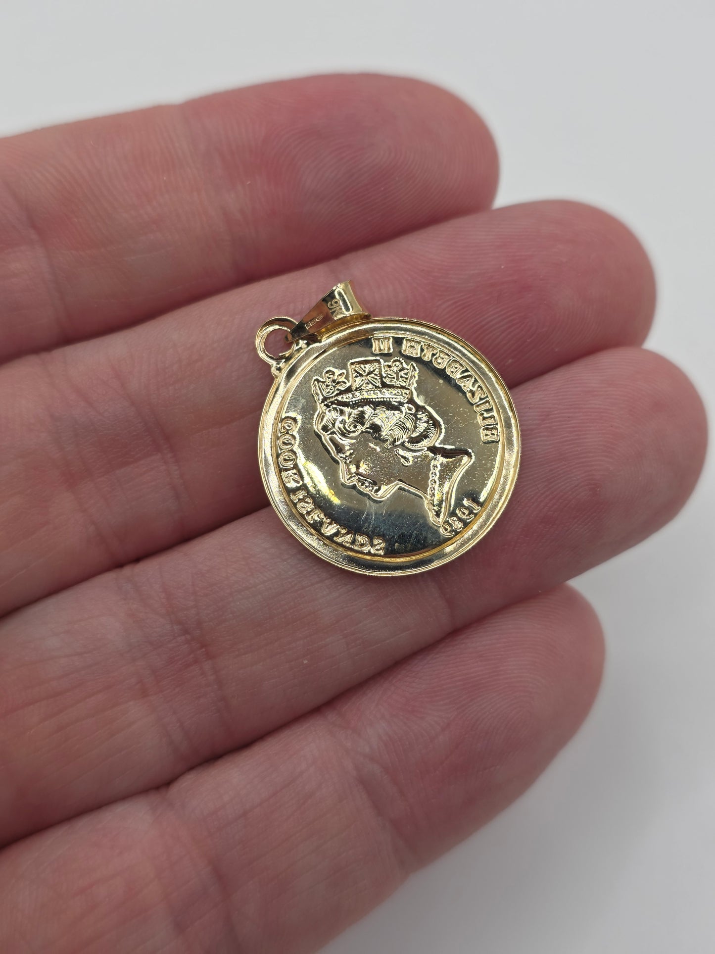 9ct gold coin pendant