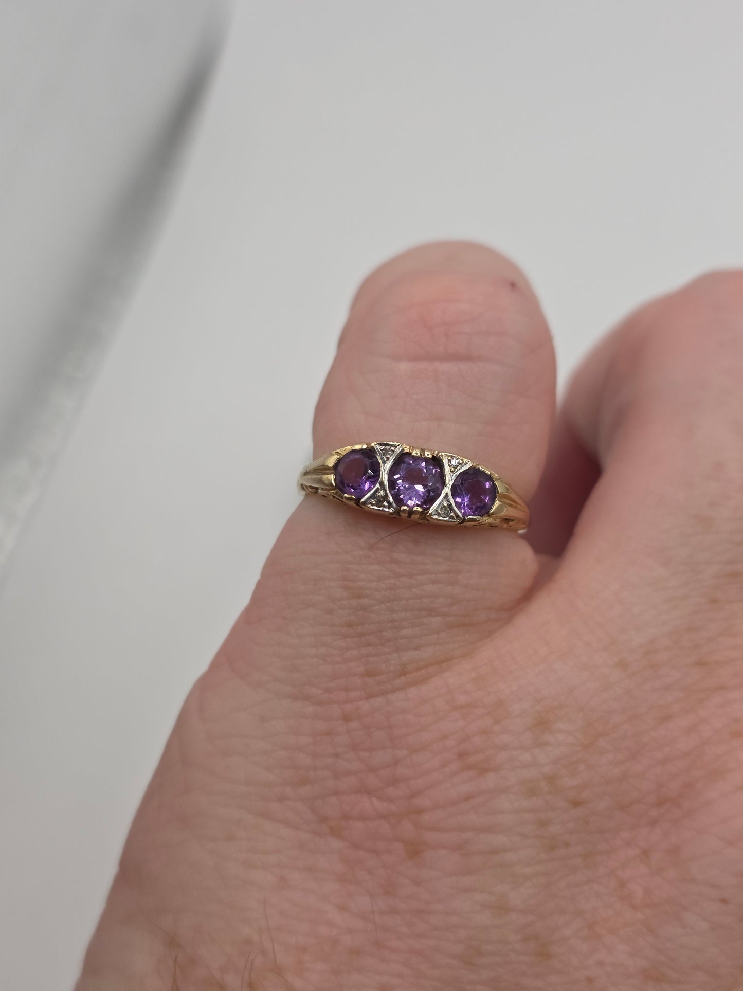 9ct gold amethyst and diamond ring