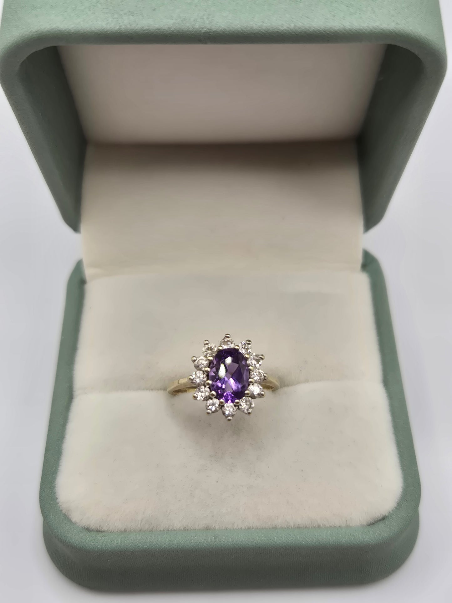 9ct gold amethyst and cz ring