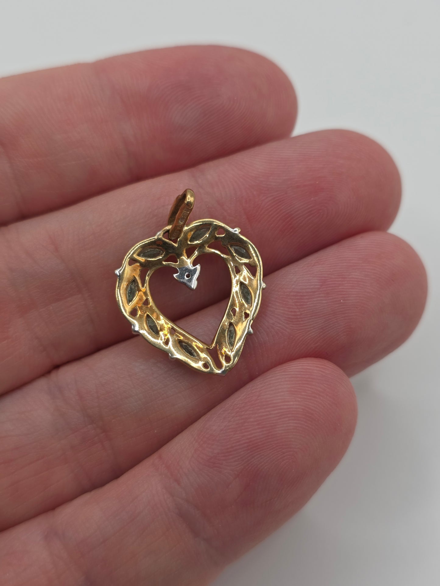 9ct gold emerald and diamond heart pendant
