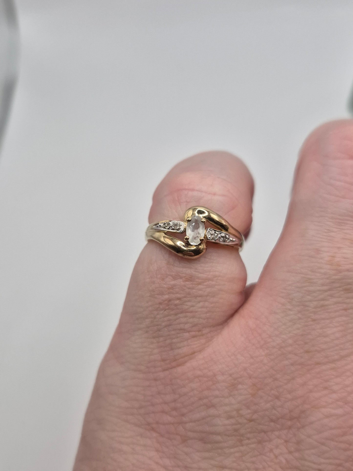 9ct gold aquamarine and diamond ring