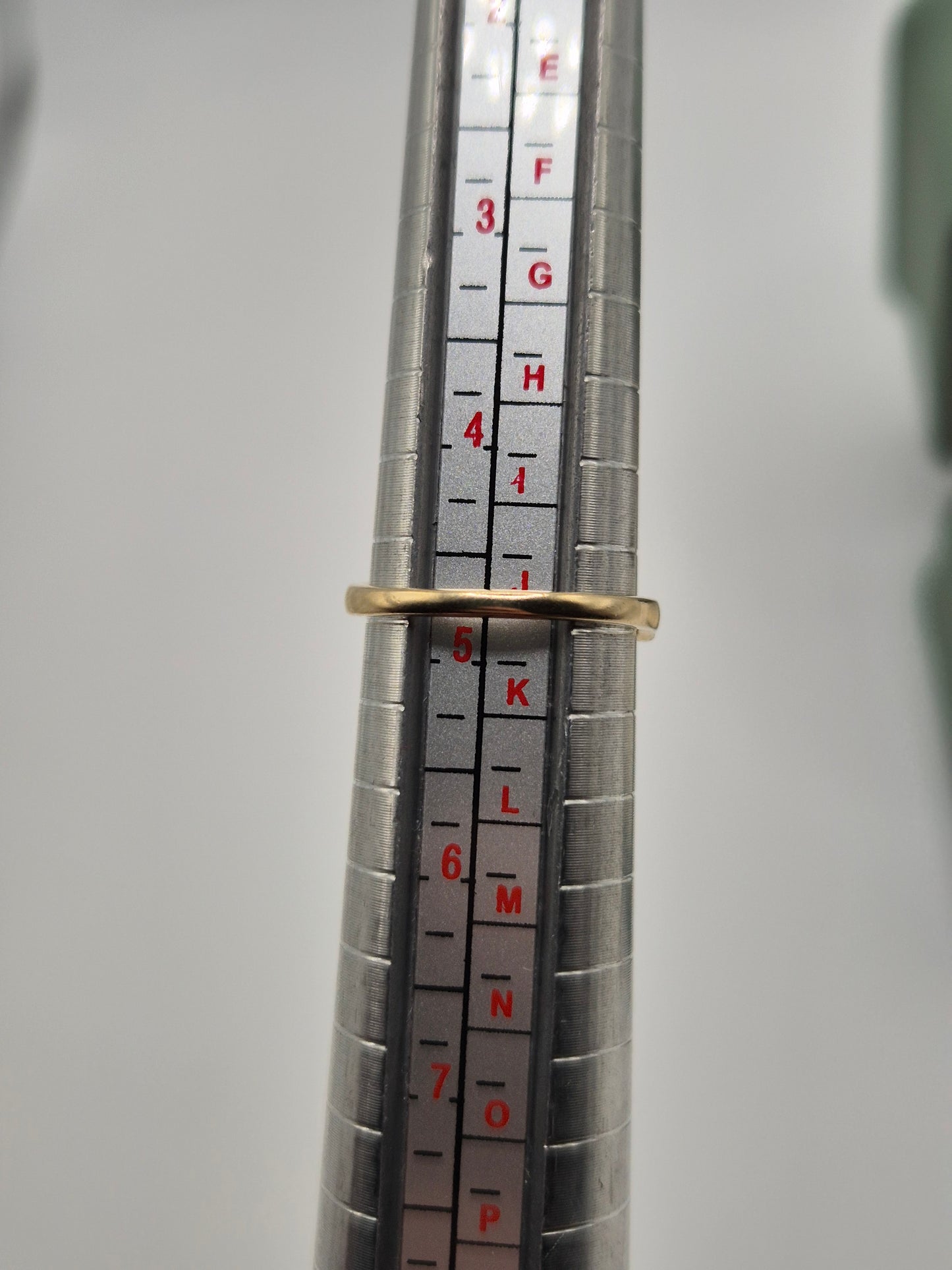 9ct gold amethyst and diamond ring