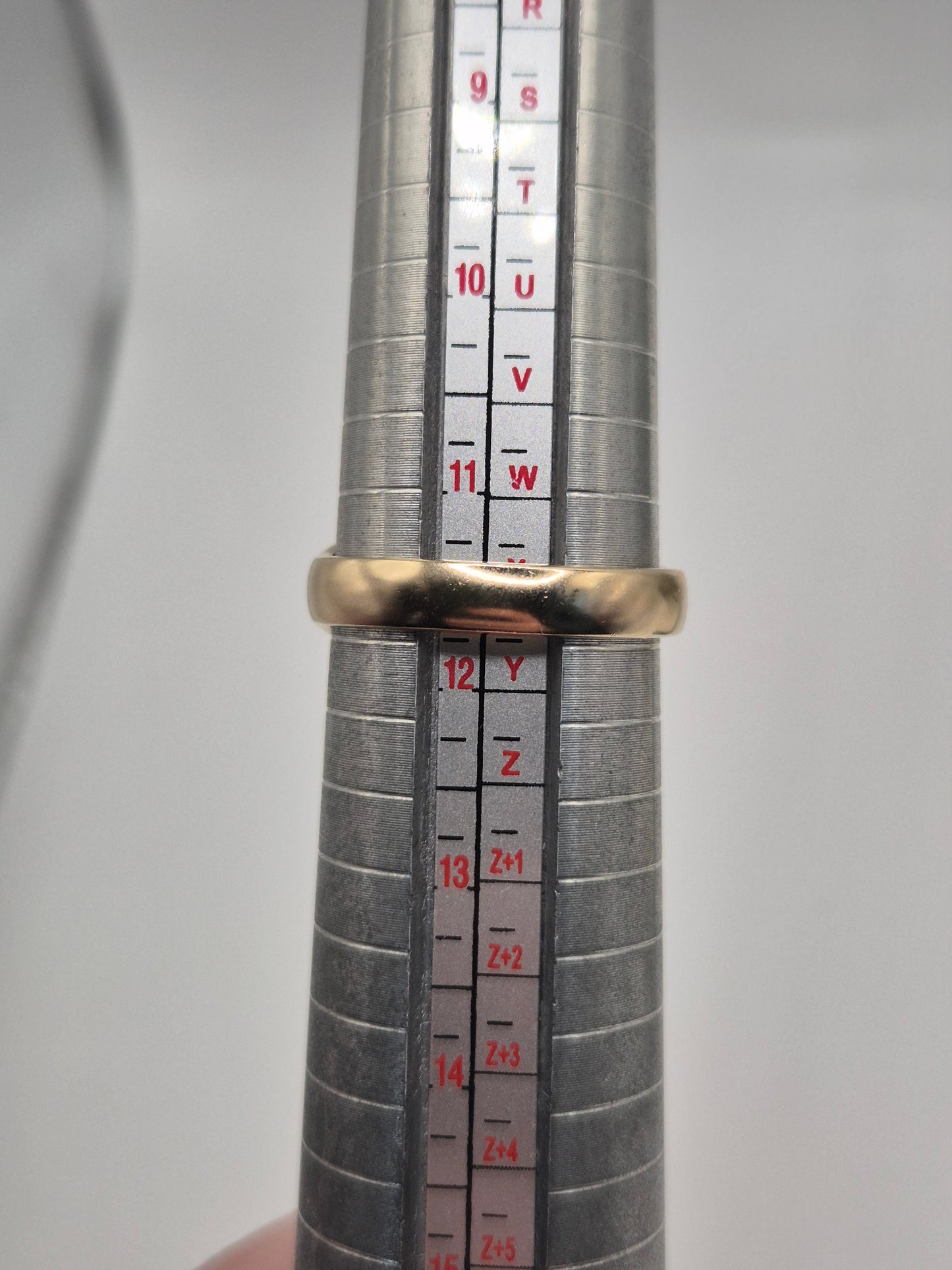 Heavy 9ct gold signet ring