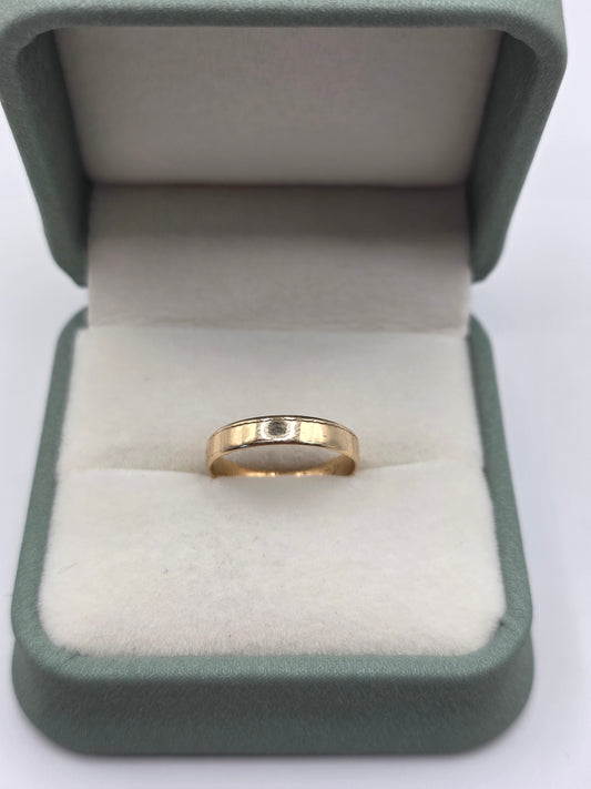 9ct gold band ring