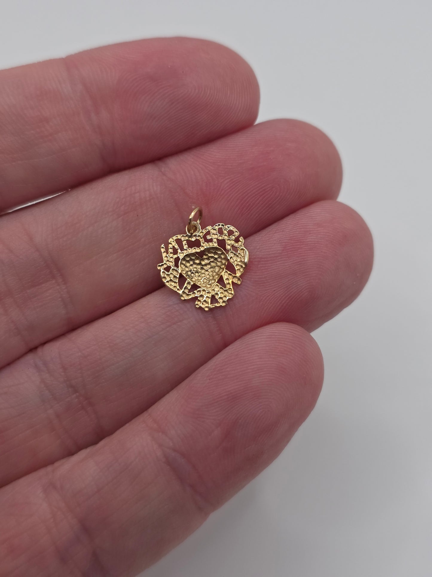 9ct gold special nan pendant
