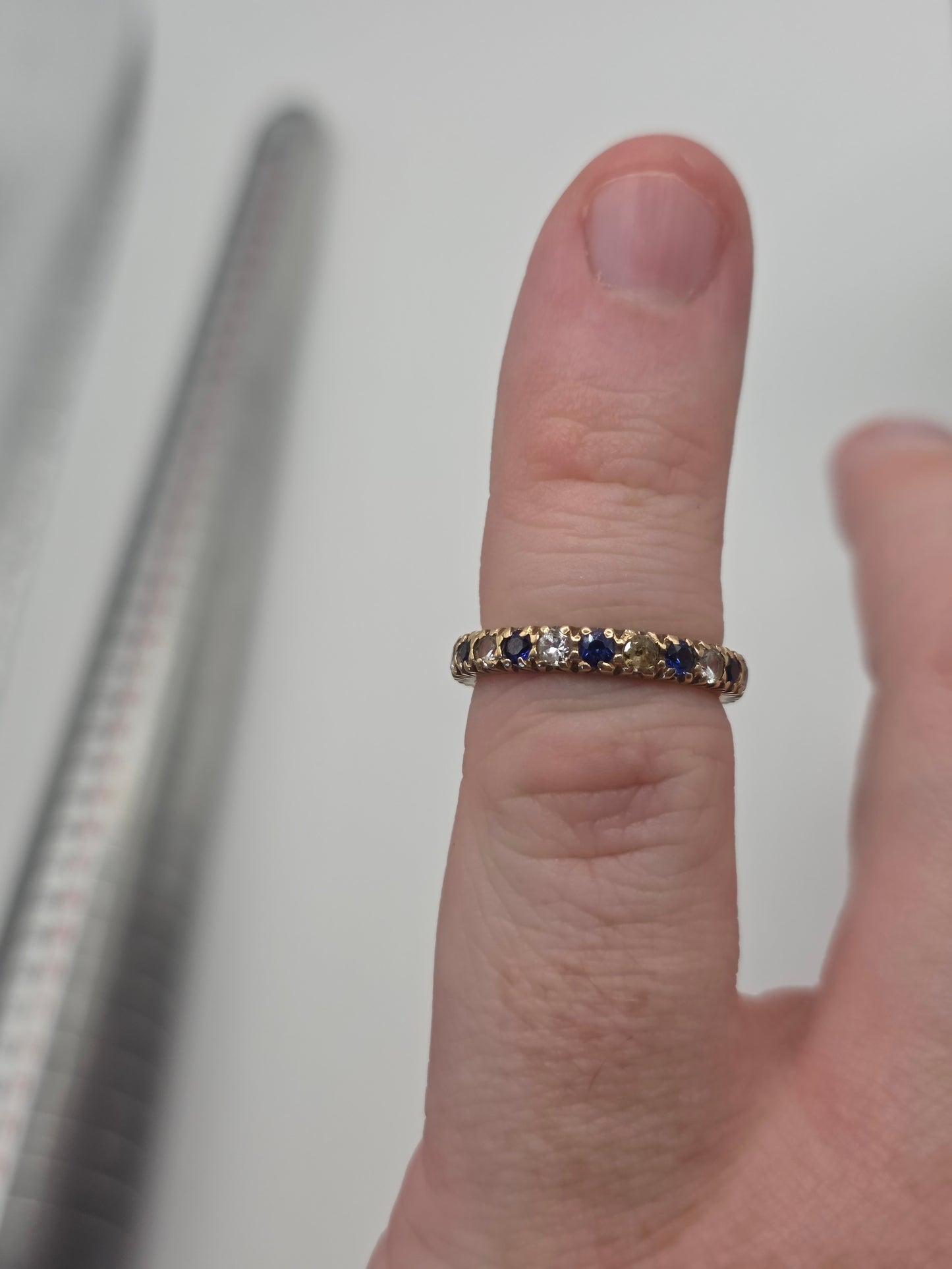 Vintage eternity 9ct gold synthetic sapphire and cz ring