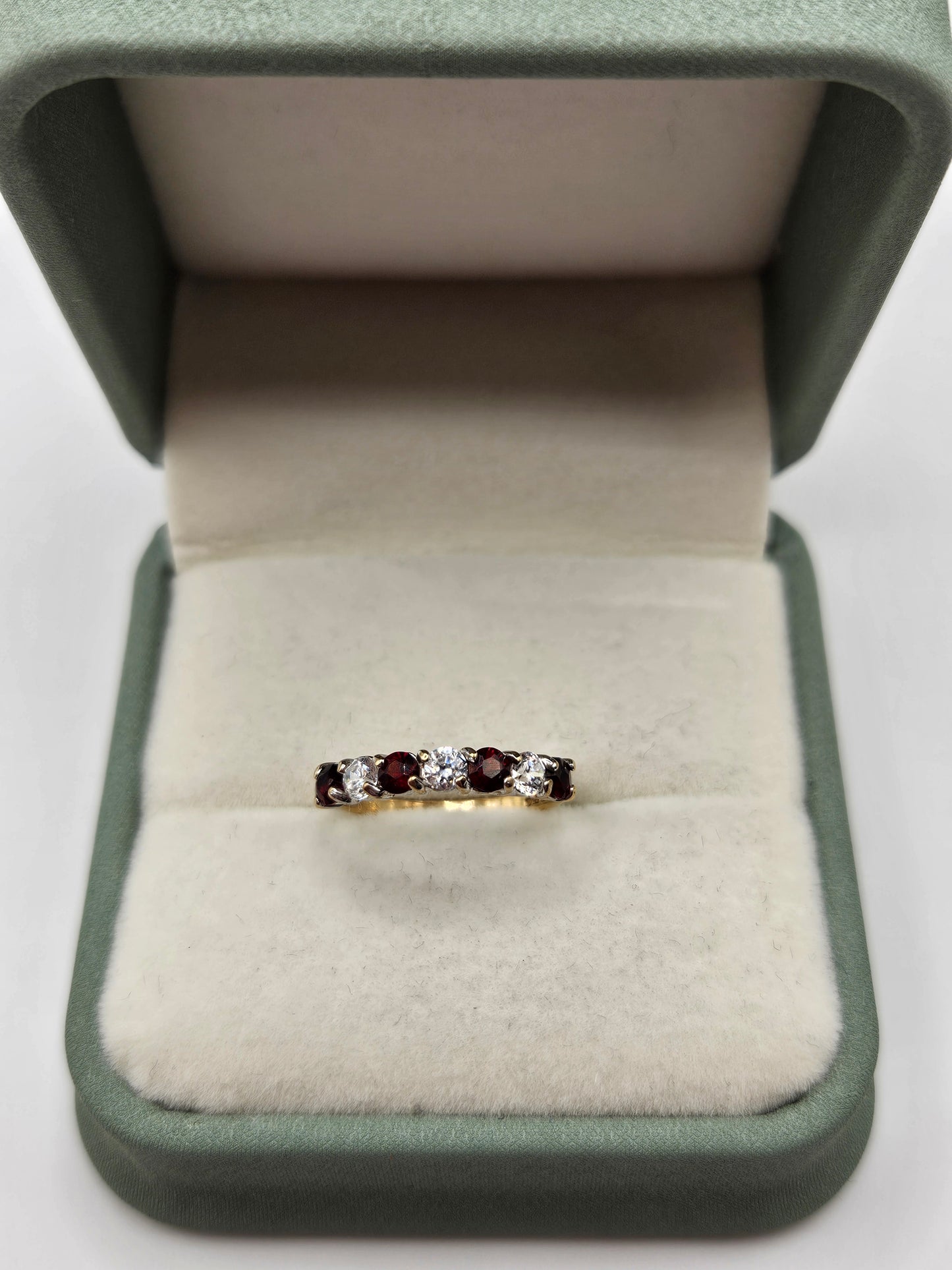 9ct gold garnet and cz ring