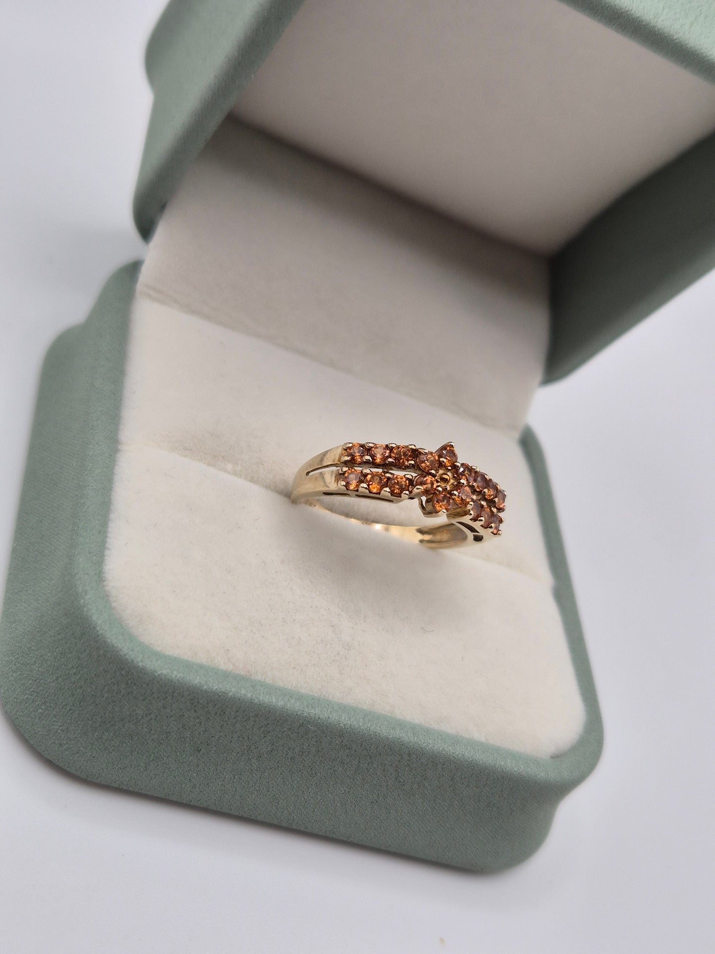 9ct gold orange garnet ring