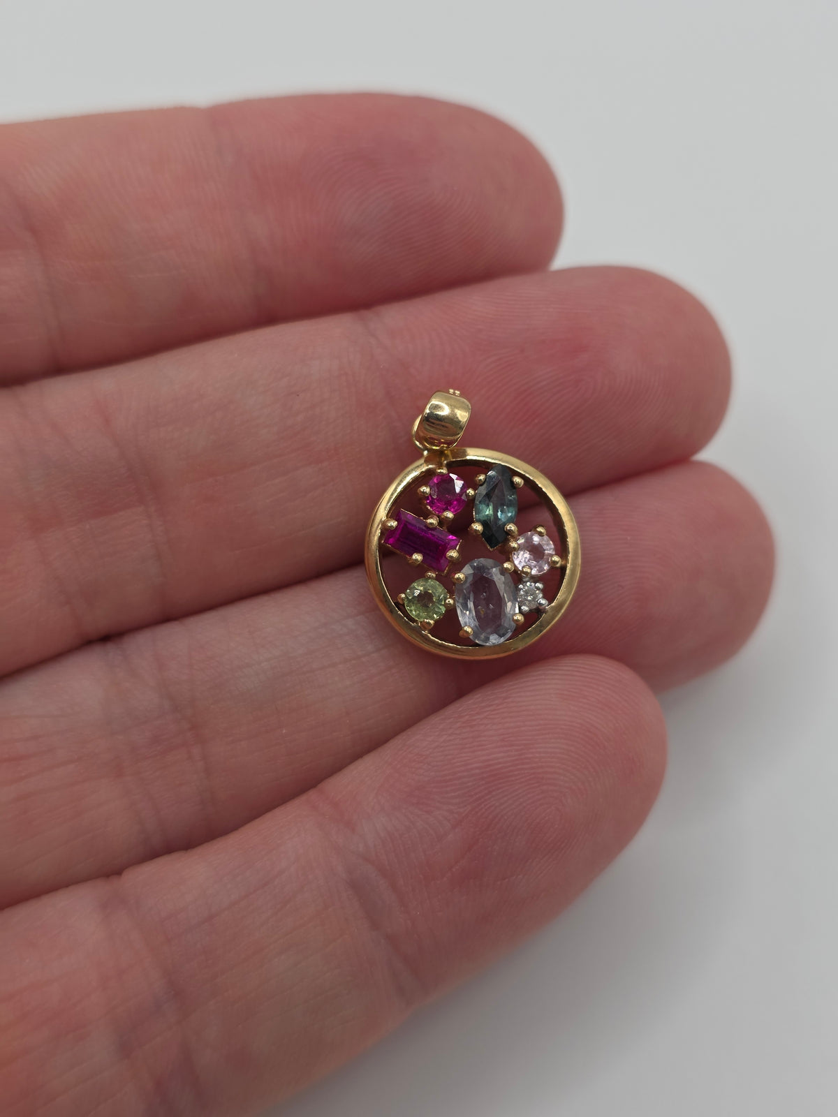 9ct gold multigem pendant