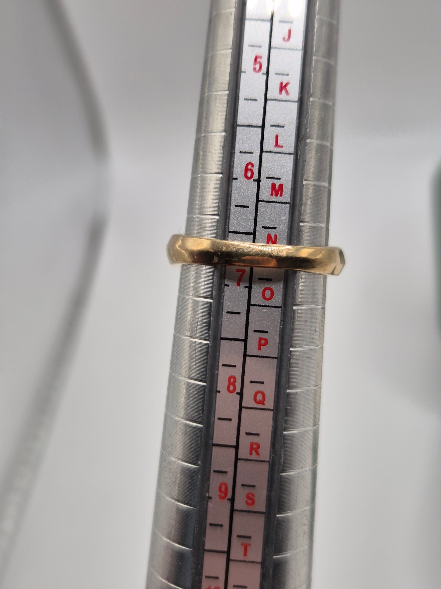 Heavy 9ct gold citrine and white zircon ring