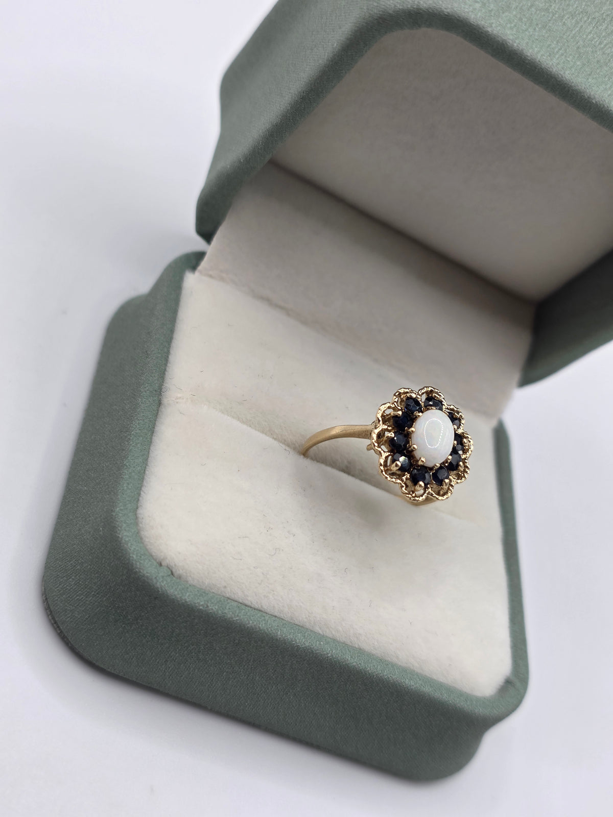 9ct gold opal and sapphire ring