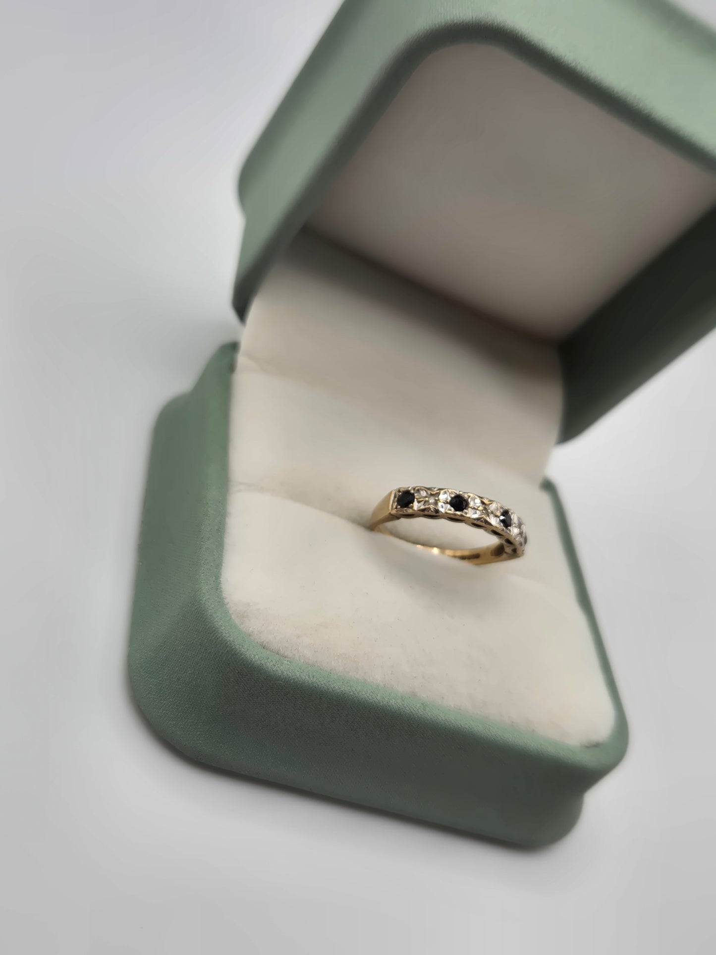 9ct gold sapphire and diamond ring