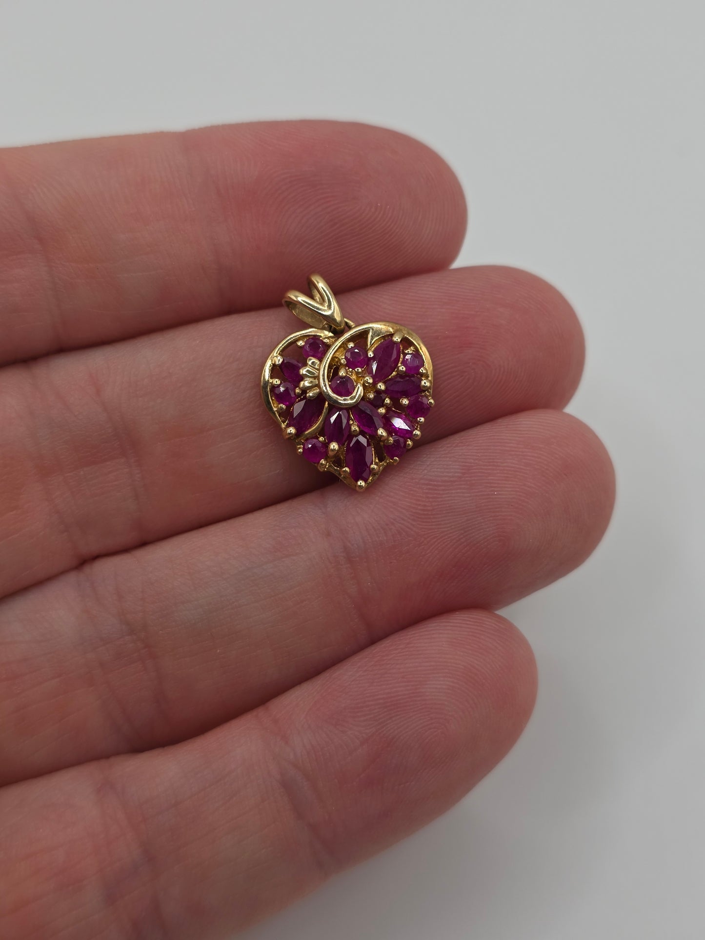 9ct gold ruby heart pendant