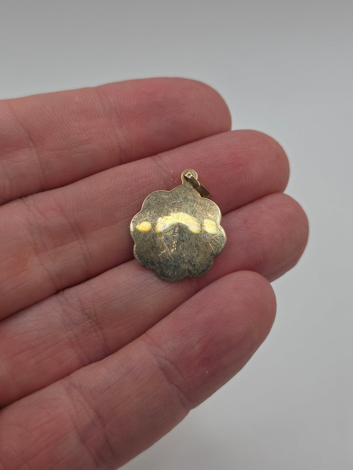 9ct gold st christopher pendant