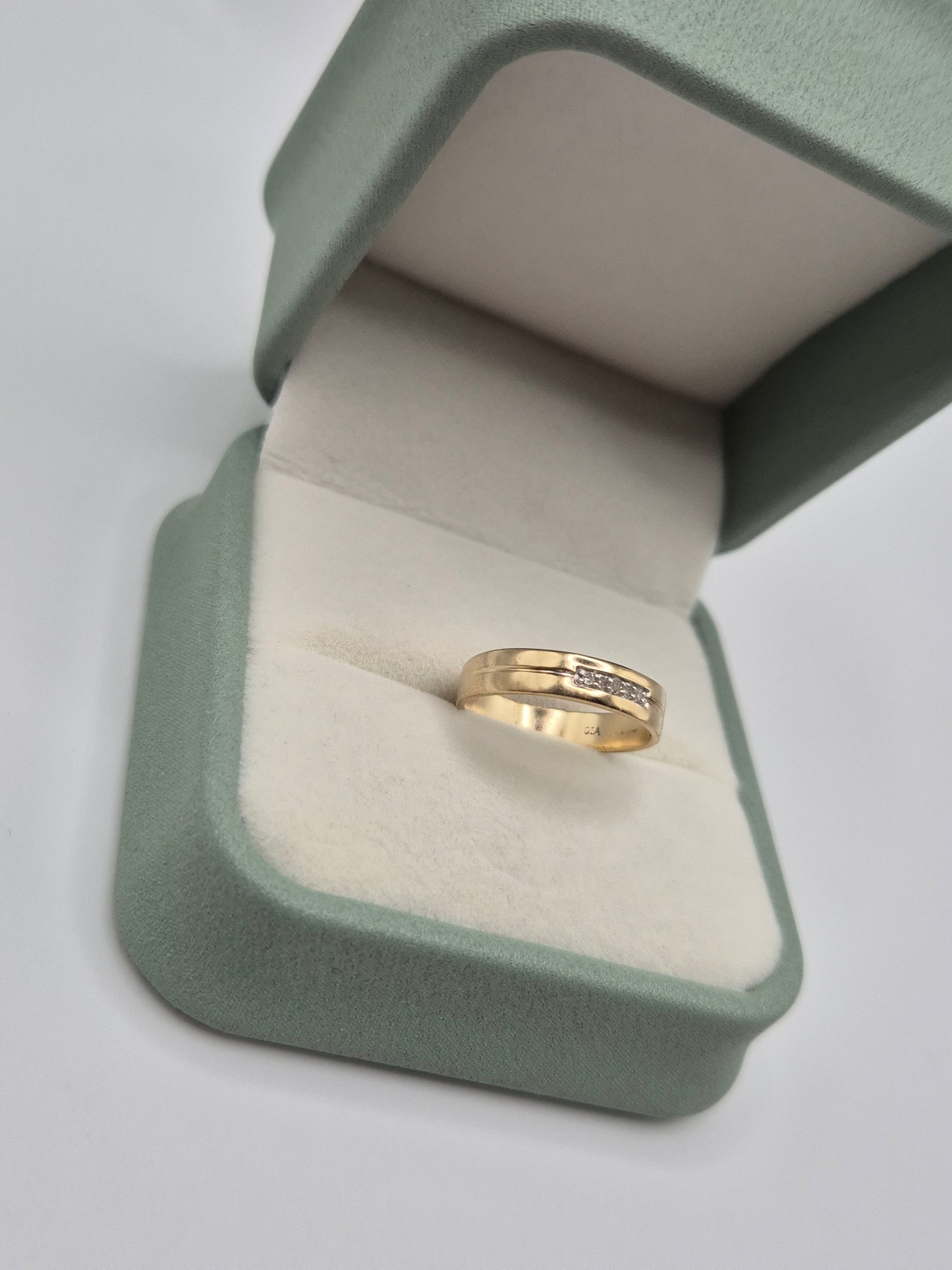 9ct gold " i love you " diamond ring