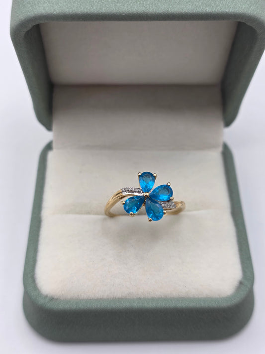 9ct gold topaz and diamond ring