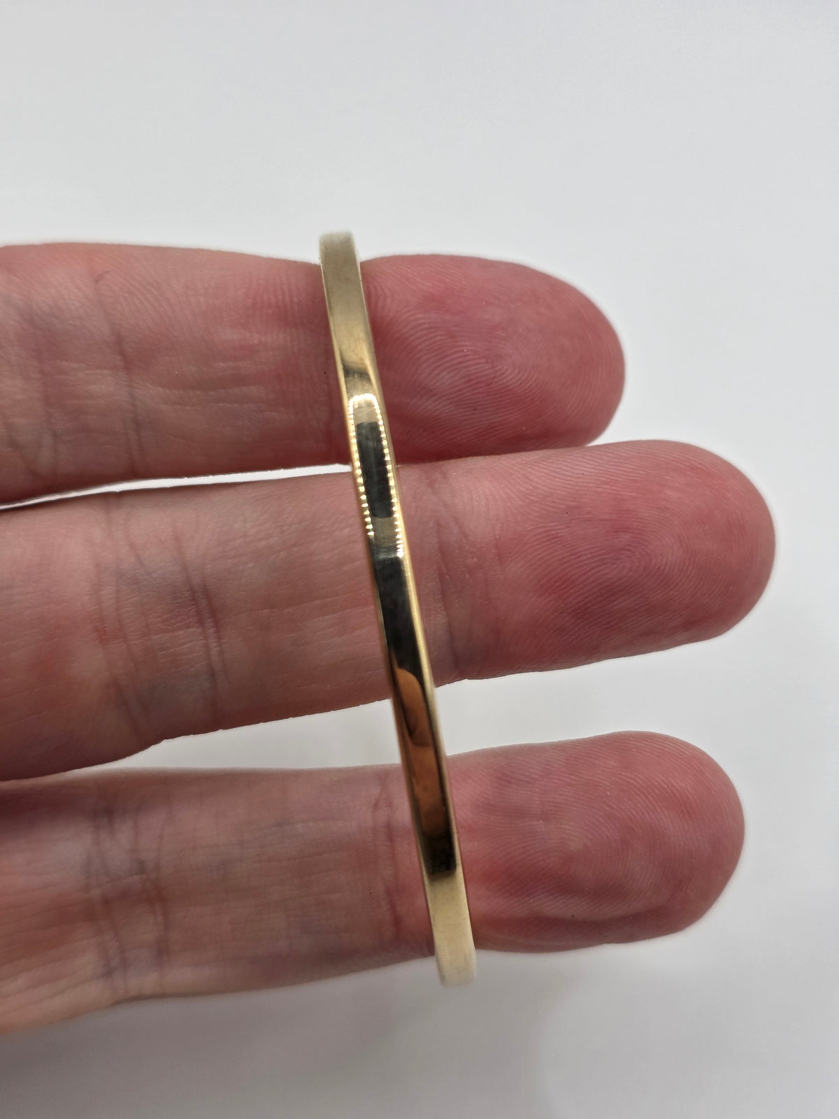 9ct gold bangle