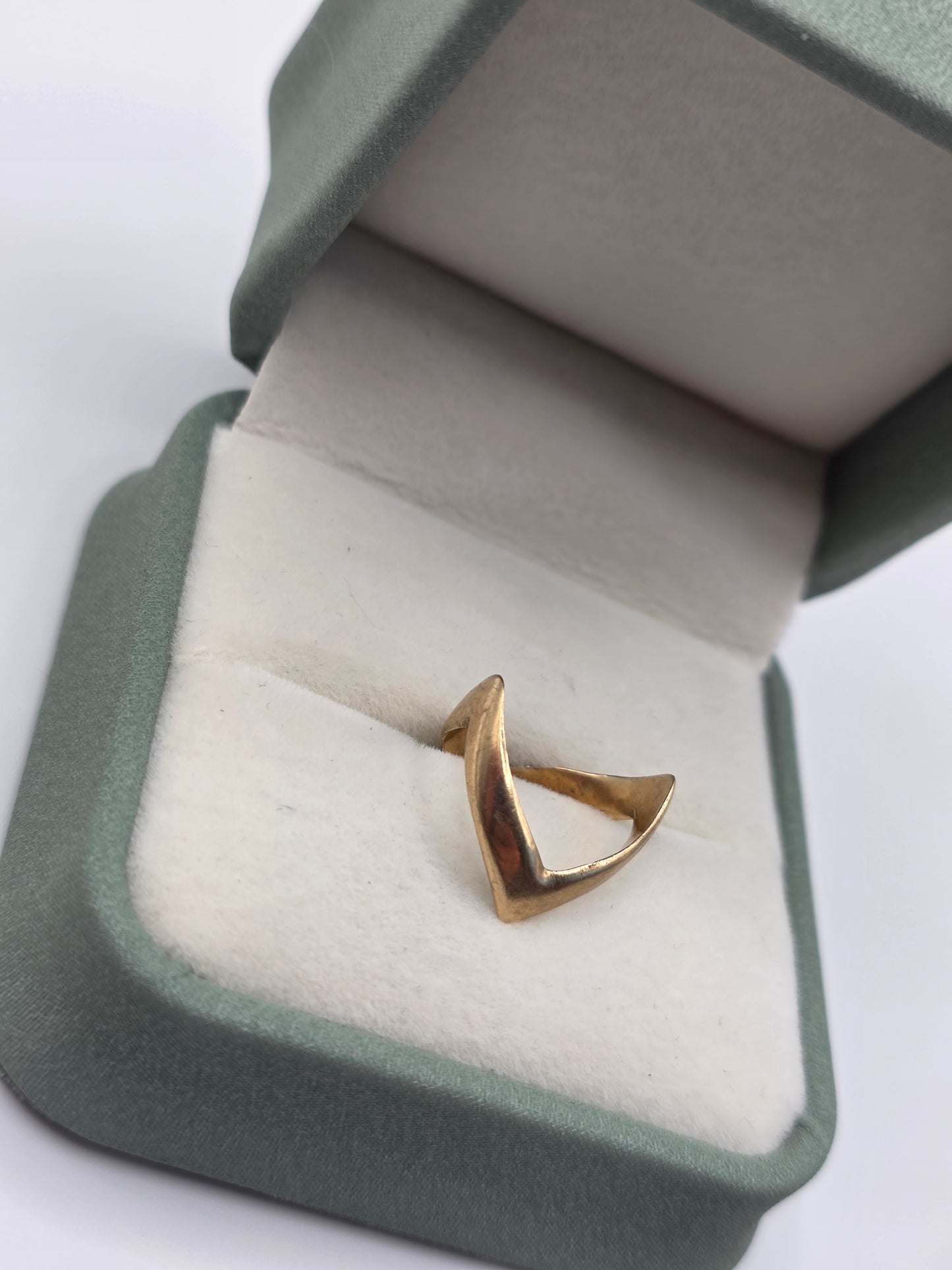 9ct gold double wishbone ring