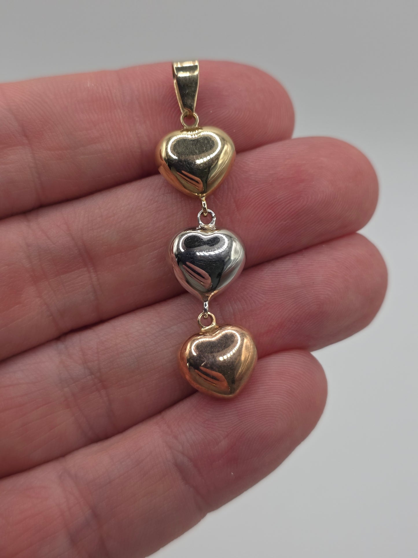 9ct tri gold heart pendant