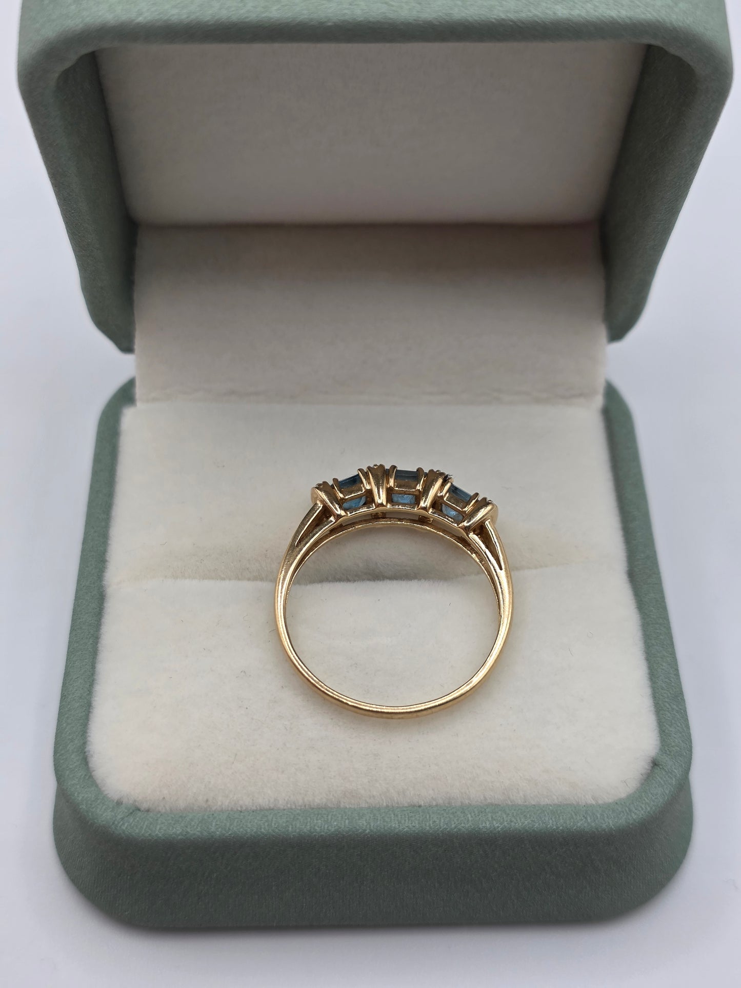 9ct gold topaz and diamond ring