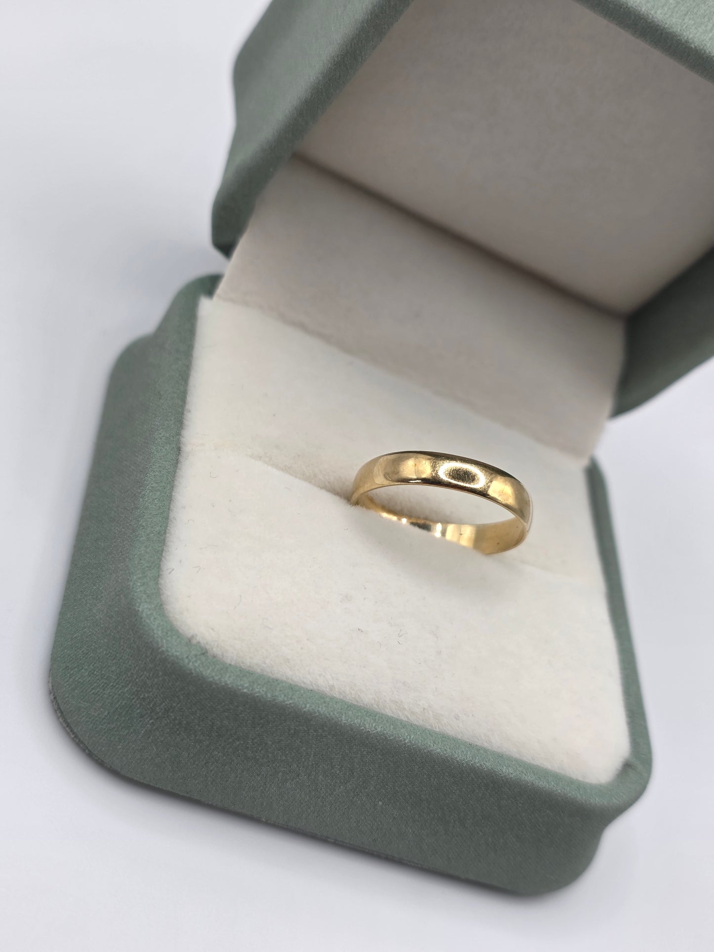9ct gold ring