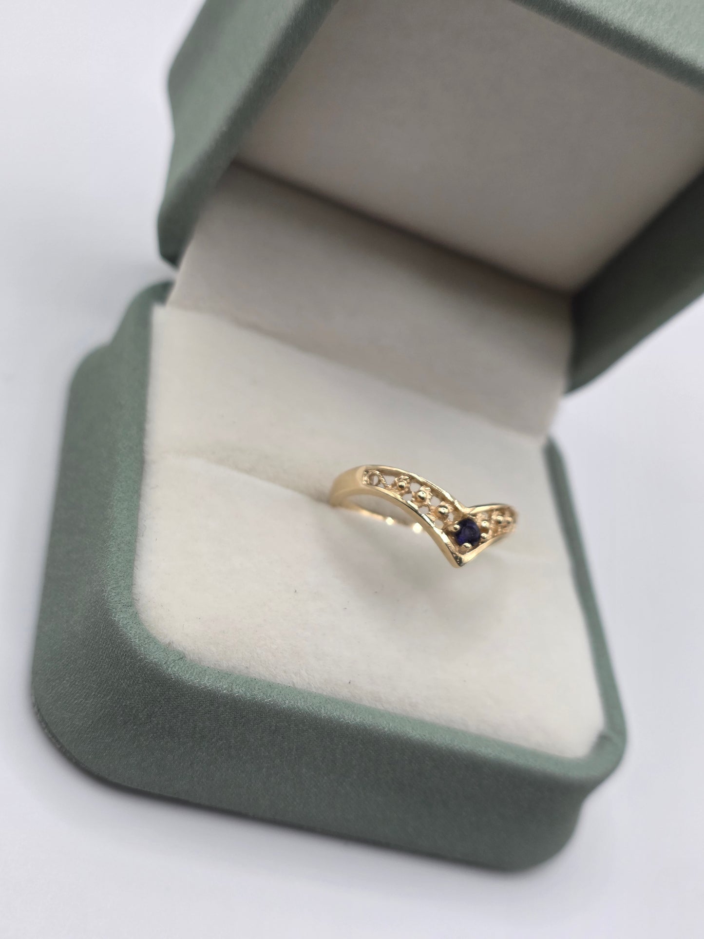 9ct gold sapphire wishbone ring