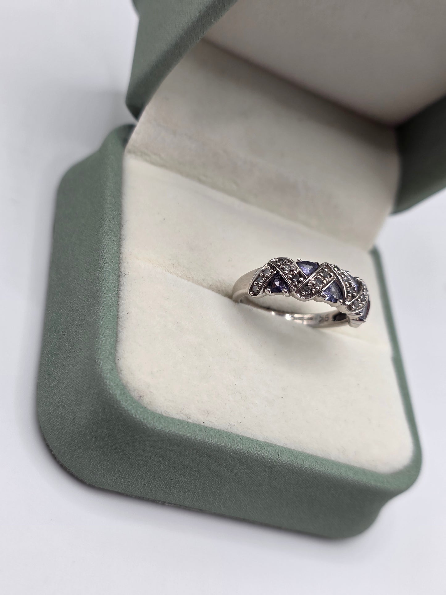 9ct white gold tanzanite and diamond ring