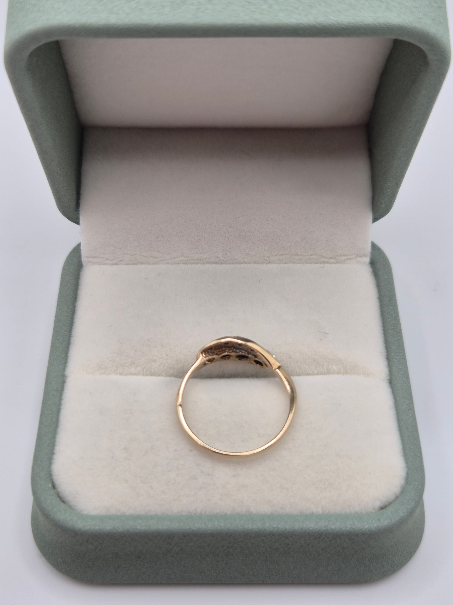 9ct gold sapphire and diamond ring