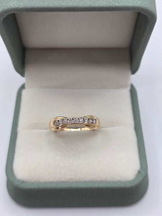 9ct gold diamond ring