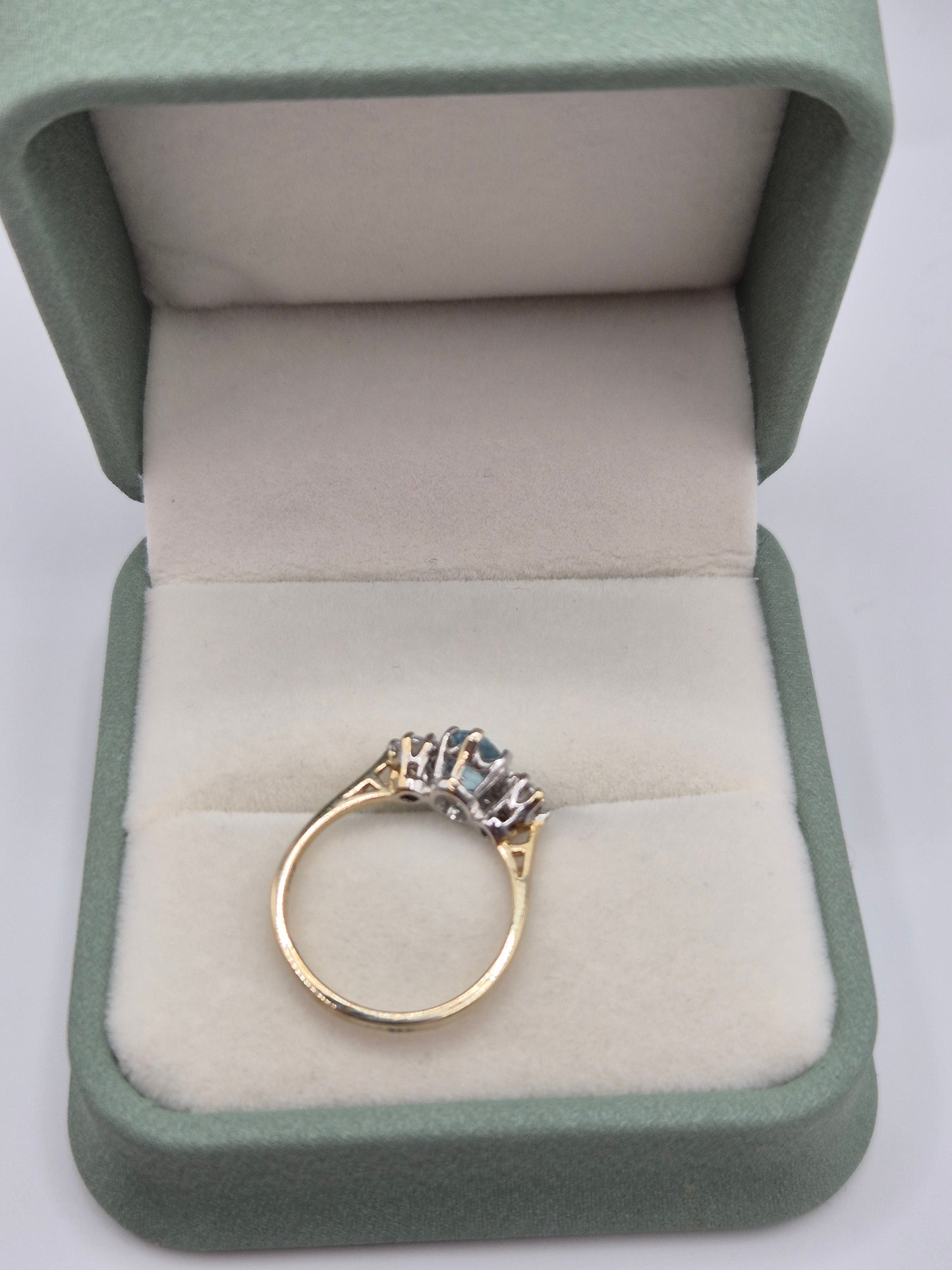9ct gold topaz and cz ring