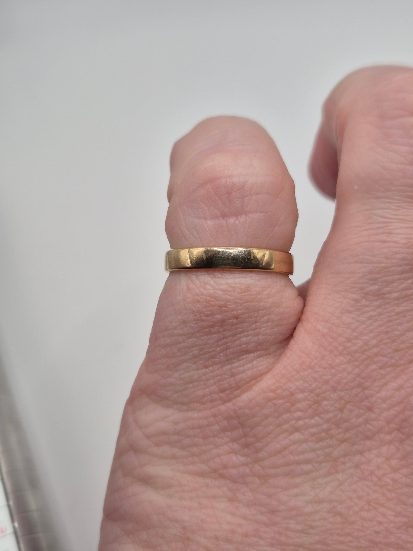 9ct gold band ring