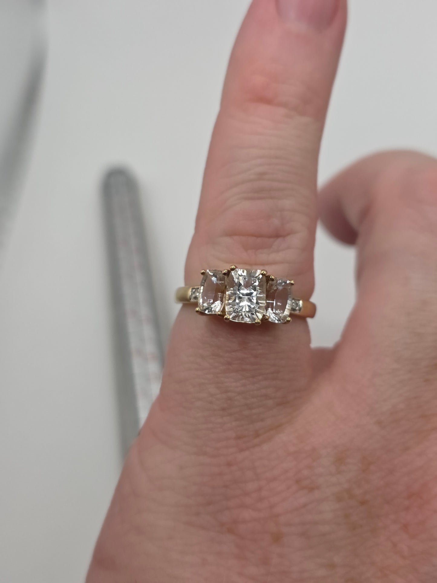 9ct gold quartz and diamond ring