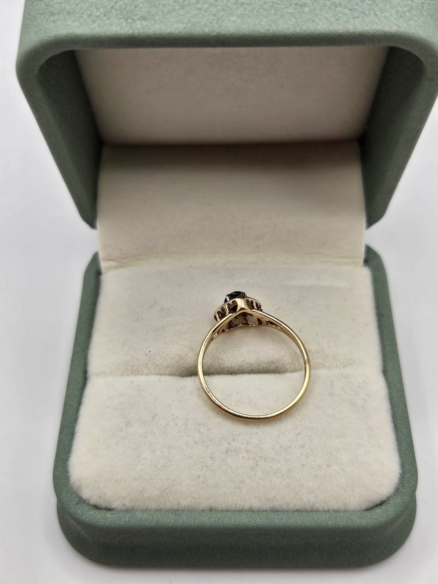 9ct gold sapphire heart ring