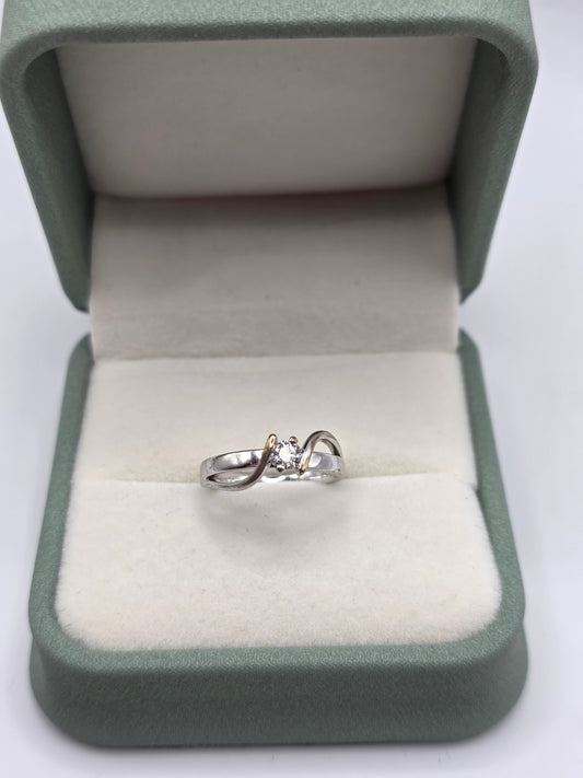 9ct white gold diamond ring
