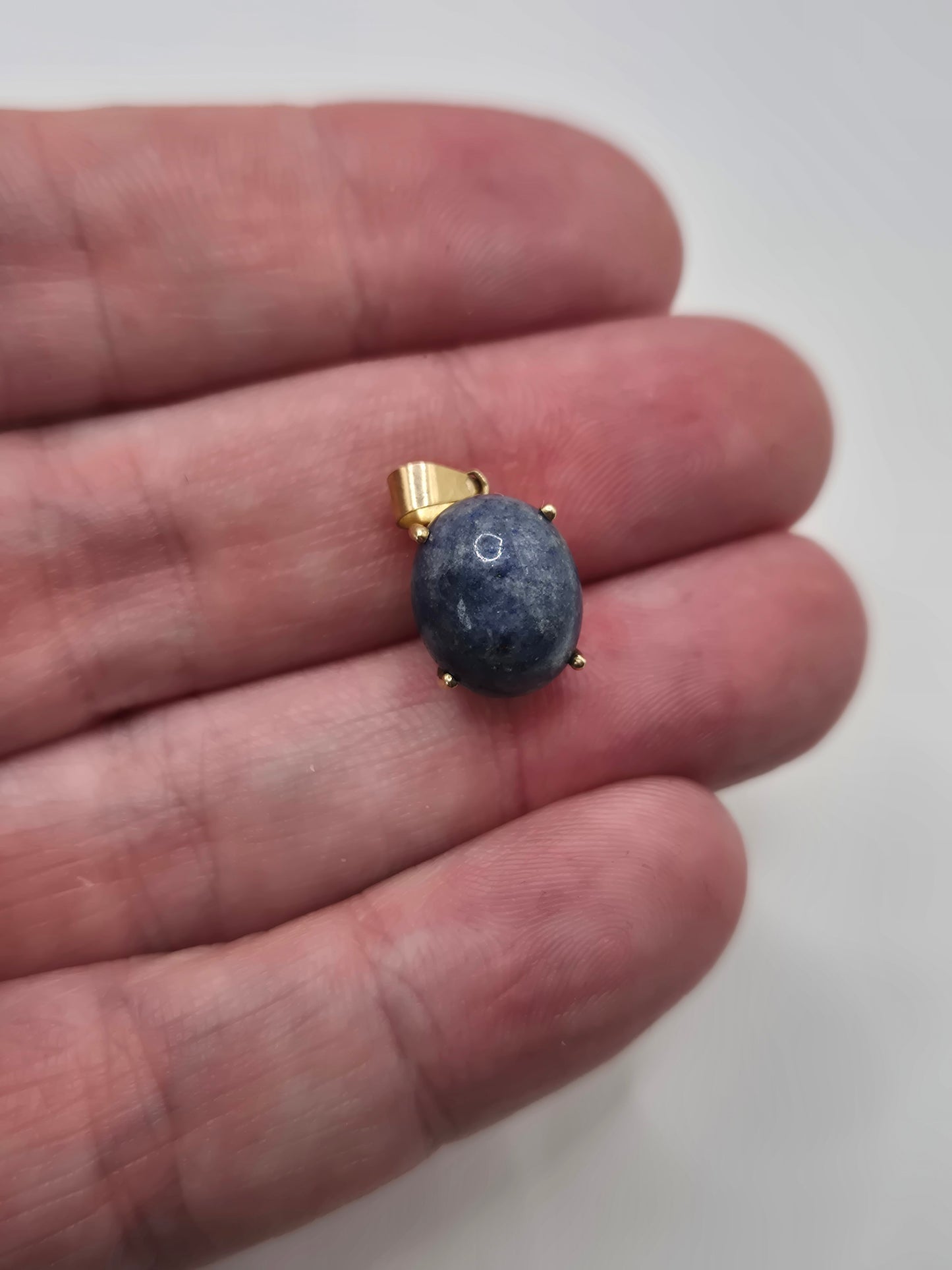 9ct gold lapis lazuli pendant