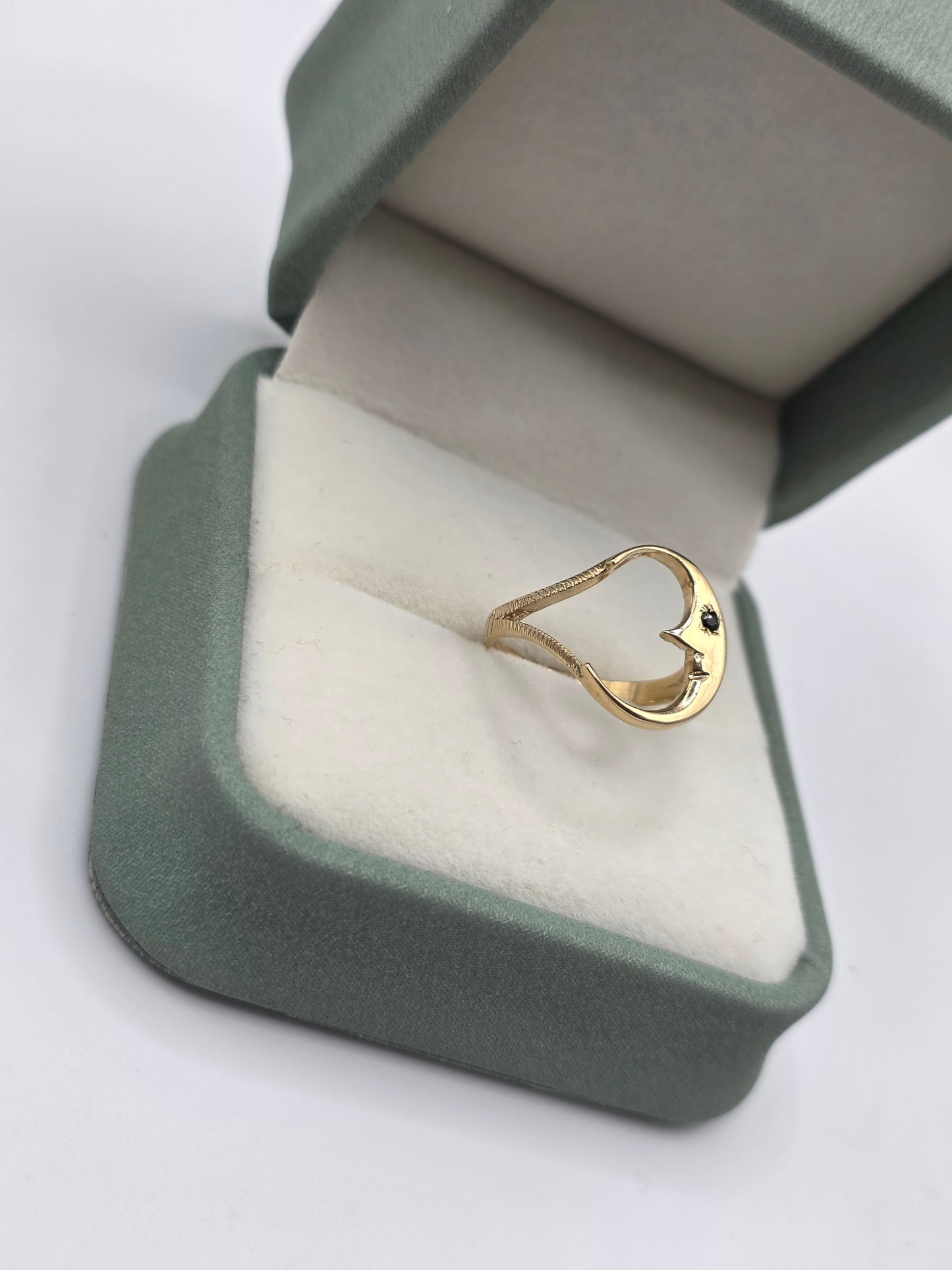 9ct gold sapphire moon ring