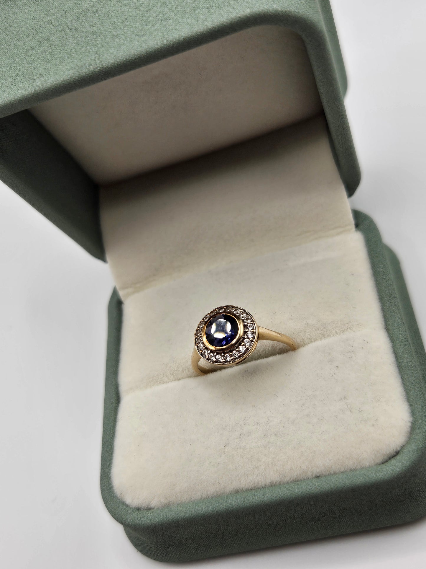 9ct gold iolite and zircon ring