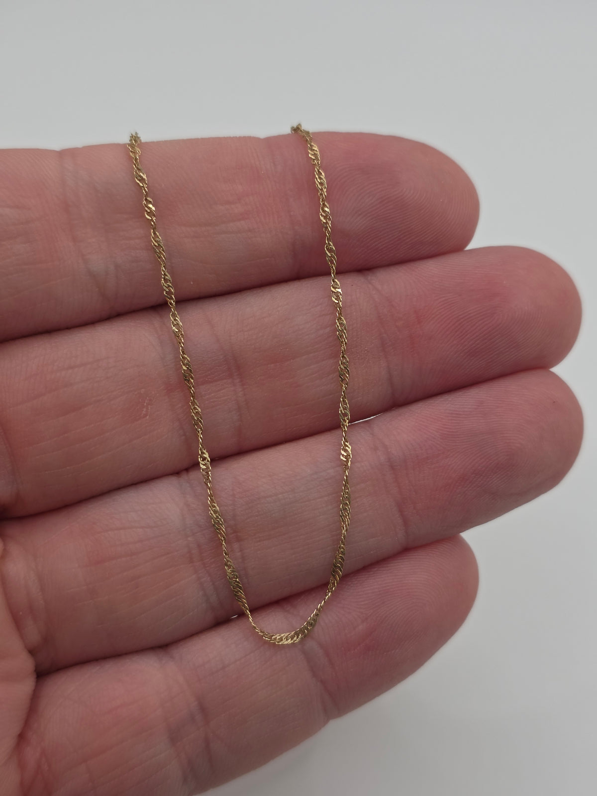 9ct gold twist link chain (116)