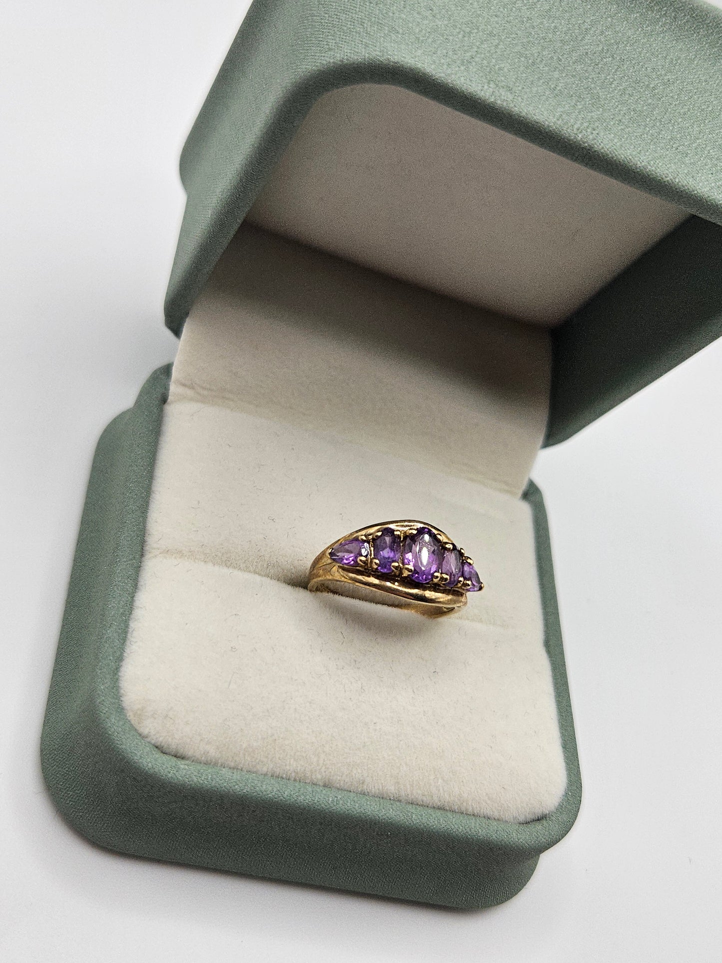 9ct gold amethyst ring