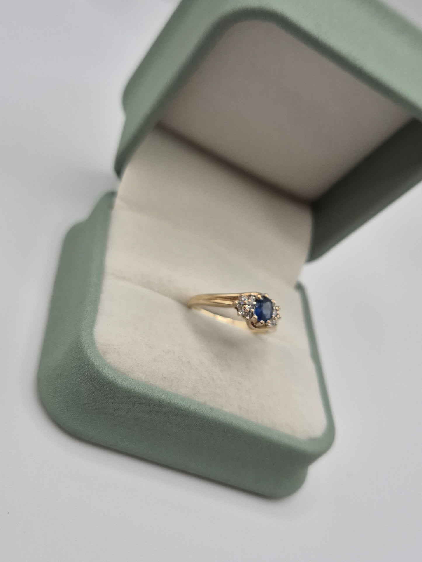 9ct gold sapphire and diamond ring