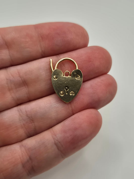 9ct gold padlock (3)