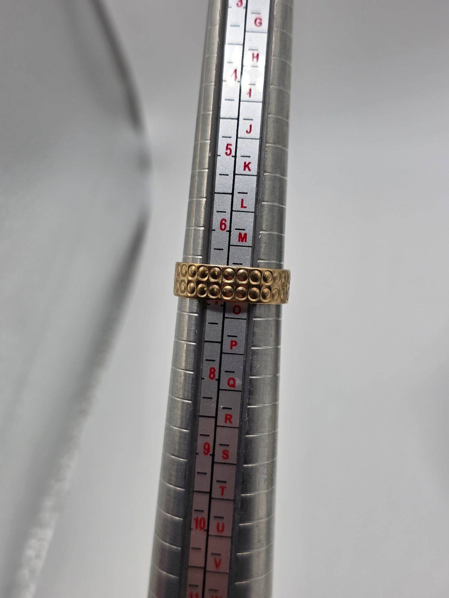 Vintage 9ct gold patterned band ring