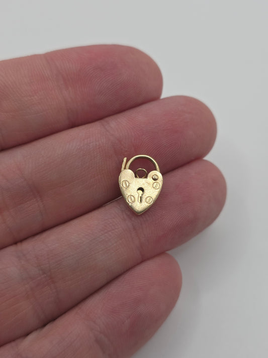 9ct gold padlock 18