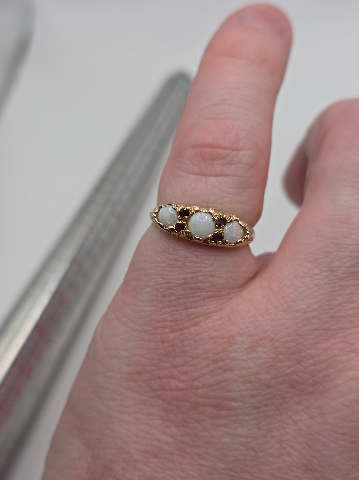 9ct gold opal and garnet ring