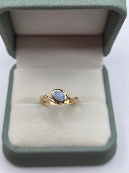 9ct gold opal ring