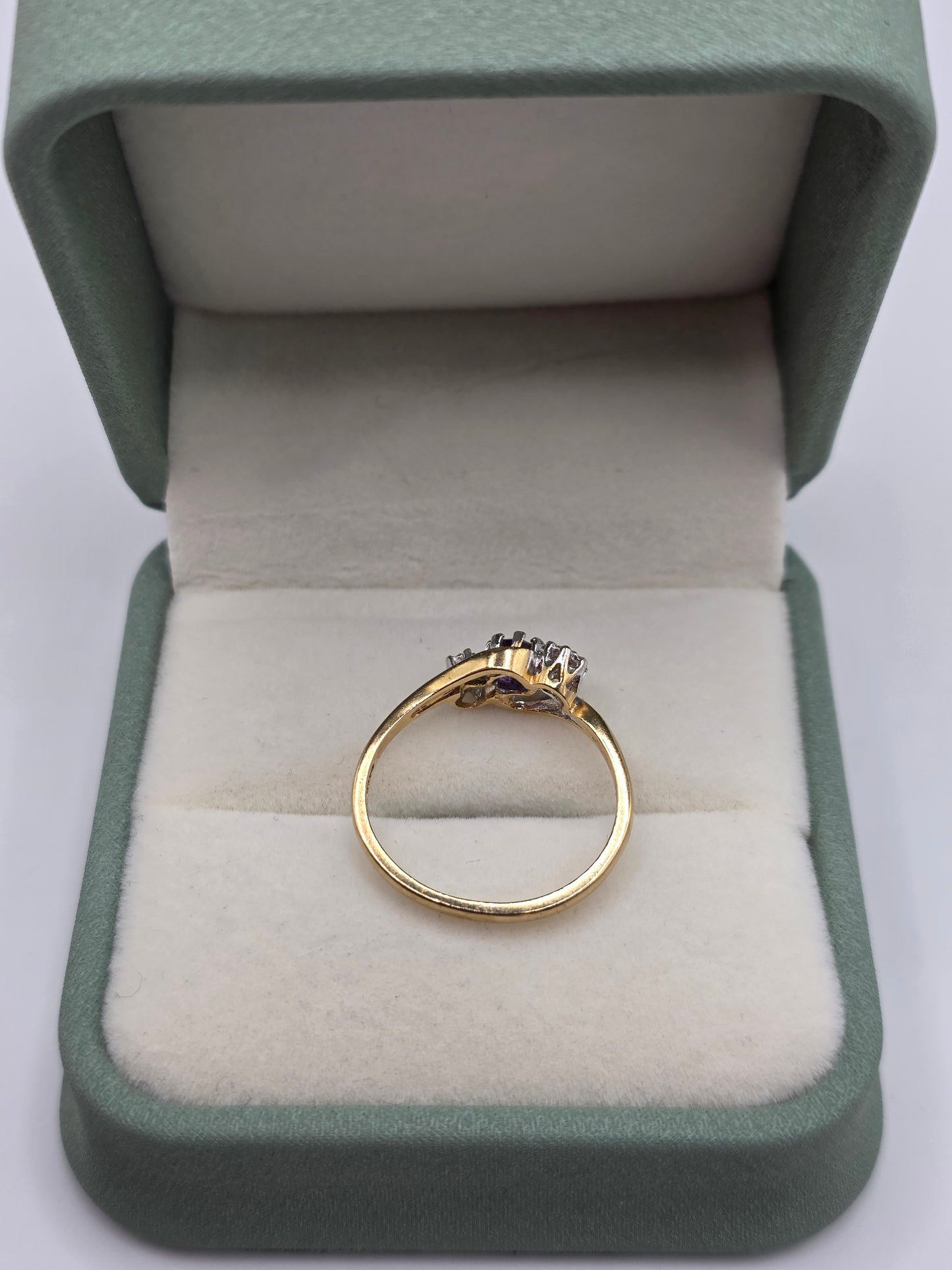 9ct gold amethyst and diamond ring